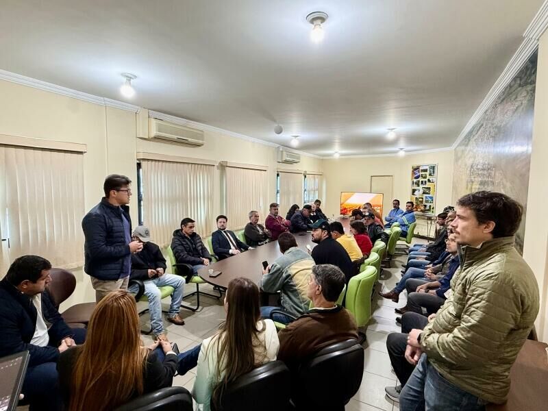 Imagem de compartilhamento para o artigo Produtores e autoridades cobram ações da Usina Atvos para conter Mosca do Estábulo em Costa Rica da MS Todo dia